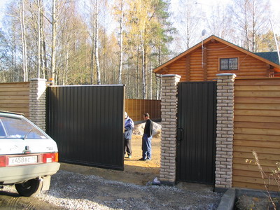 Откатные ворота с калиткой - проезд 5600мм